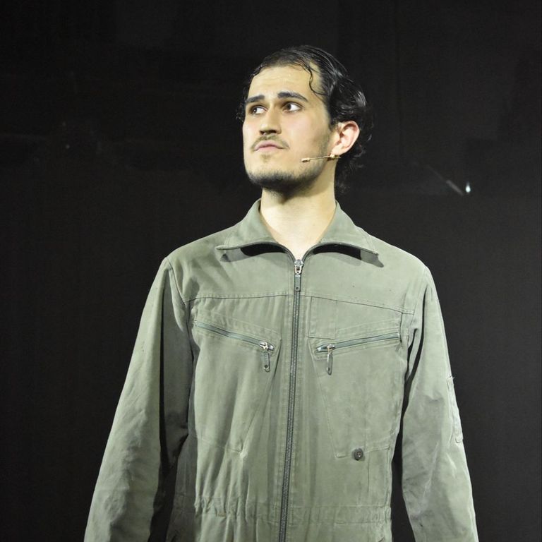 T beklagt sich, dass niemand je Zeit hat.